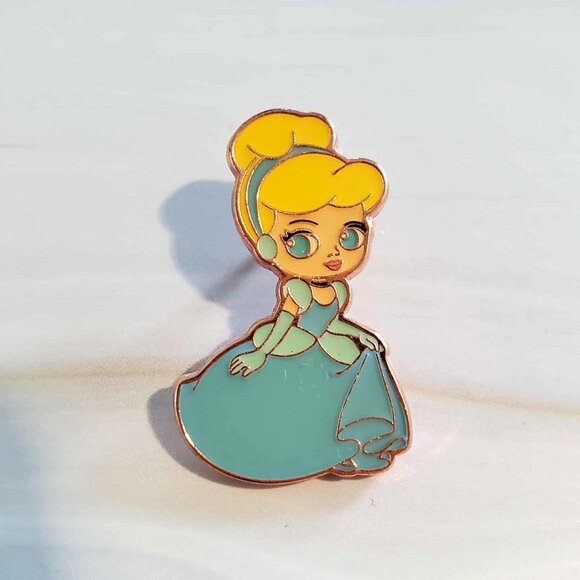 ✨2/$20 - Disney x Loungefly Cinderella Pin - Picture 1 of 1